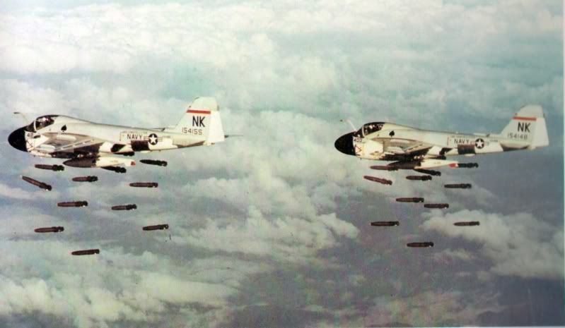 A-6As_VA-196_dropping_Mk_82_bombs_Vietna