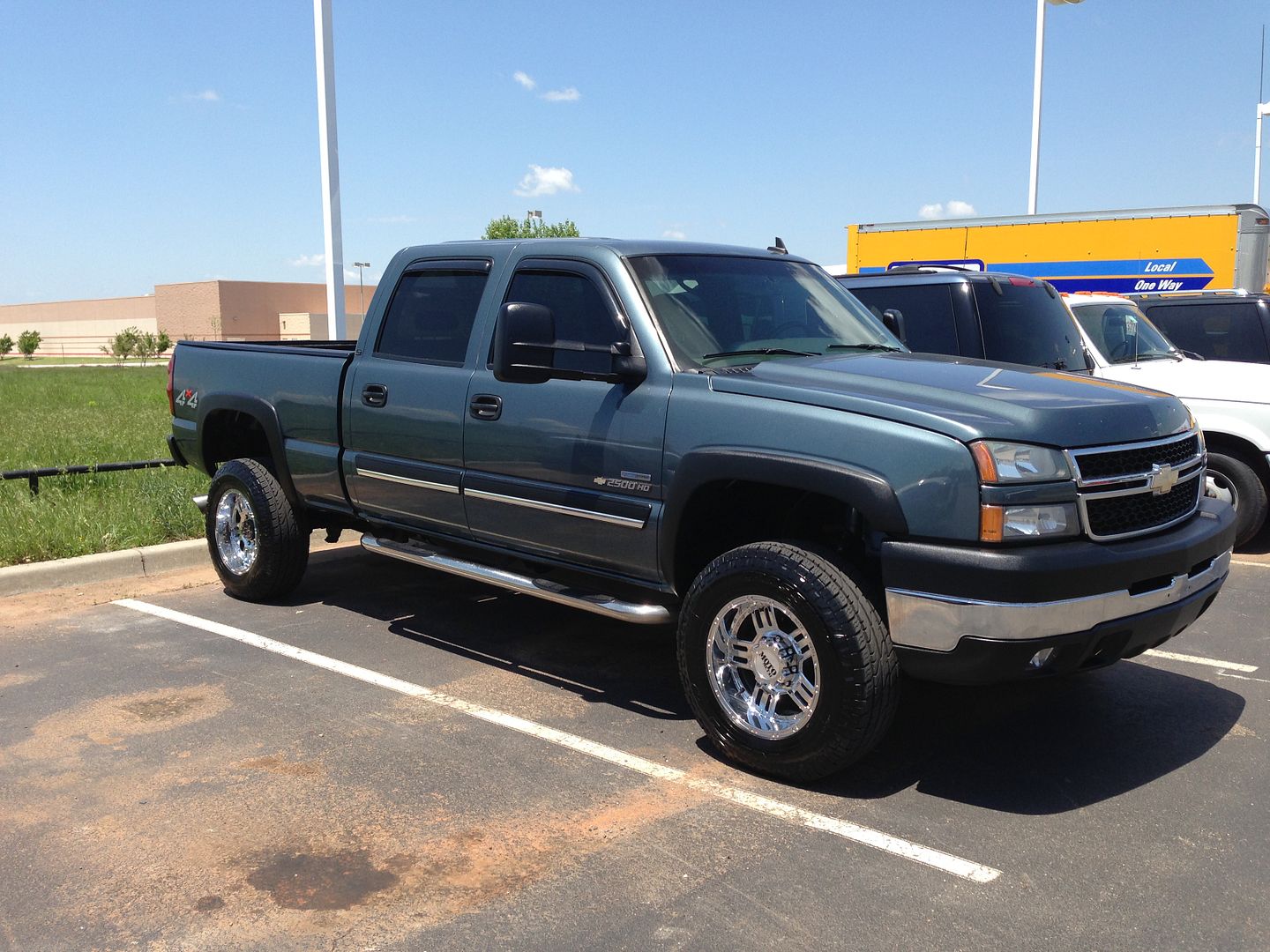 Hi from Oklahoma 2006 Chevy 2500HD Duramax 4x4 Chevy and GMC Duramax