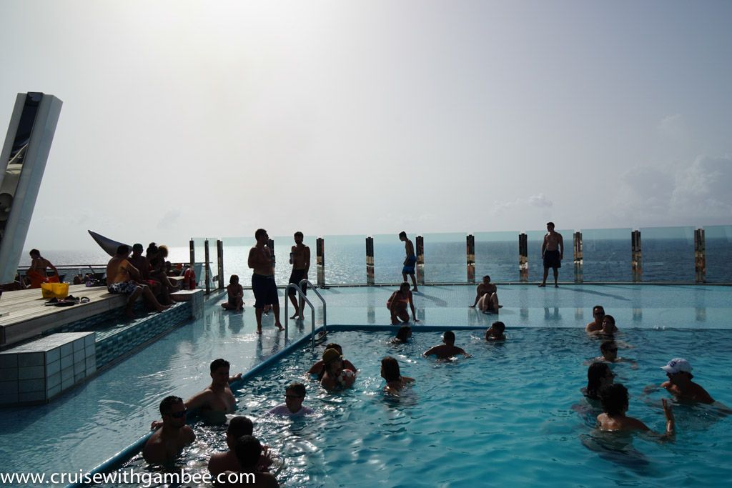 MSC Divina garden pool