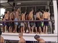 _40406703_prisoners203.jpg
