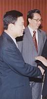 thaksinandsomkid.jpg