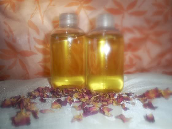 Rose and Madagascan Vanilla Oil Pictures, Images and Photos