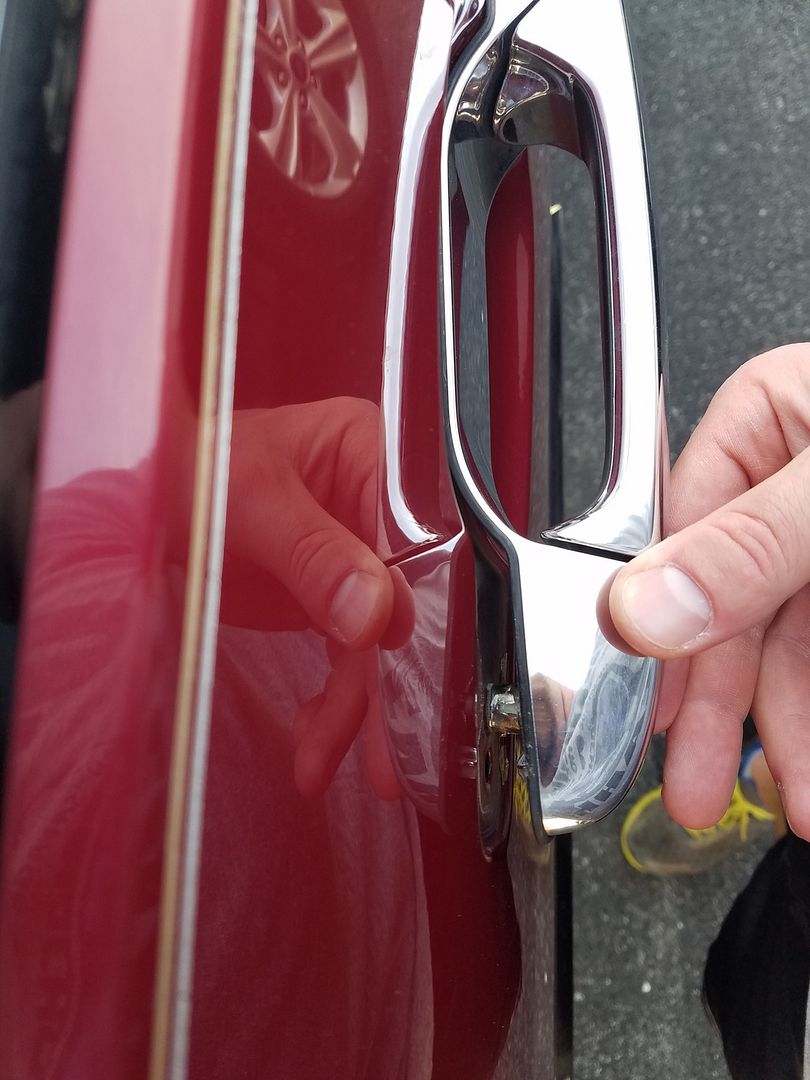 2007 Escalade Door Handle coming off!? Cadillac Owners Forum