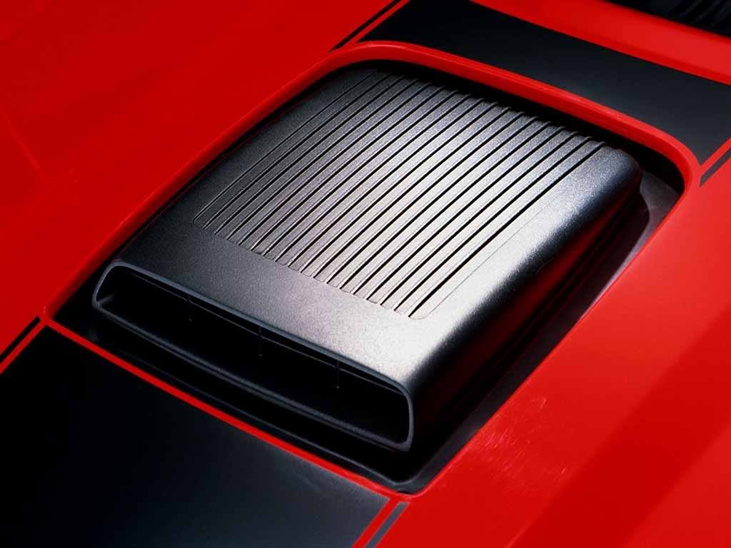 2003_Ford_MustangMach12.jpg