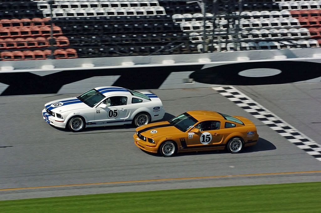 2005_Ford_MustangFR500C2.jpg