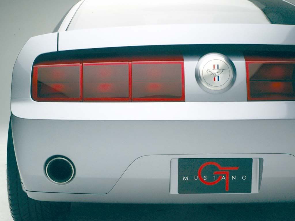 2003_Ford_MustangGTCoupeConcept5.jpg