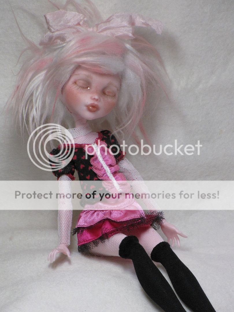 Custom/Repaint Mattel Monster High Doll, BJD *Sleepy Draculaura 