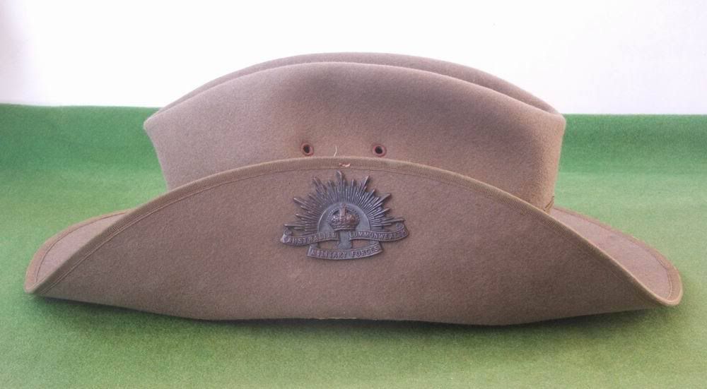 WW1 Australian Slouch hat and tunic - PickelHaubes.com