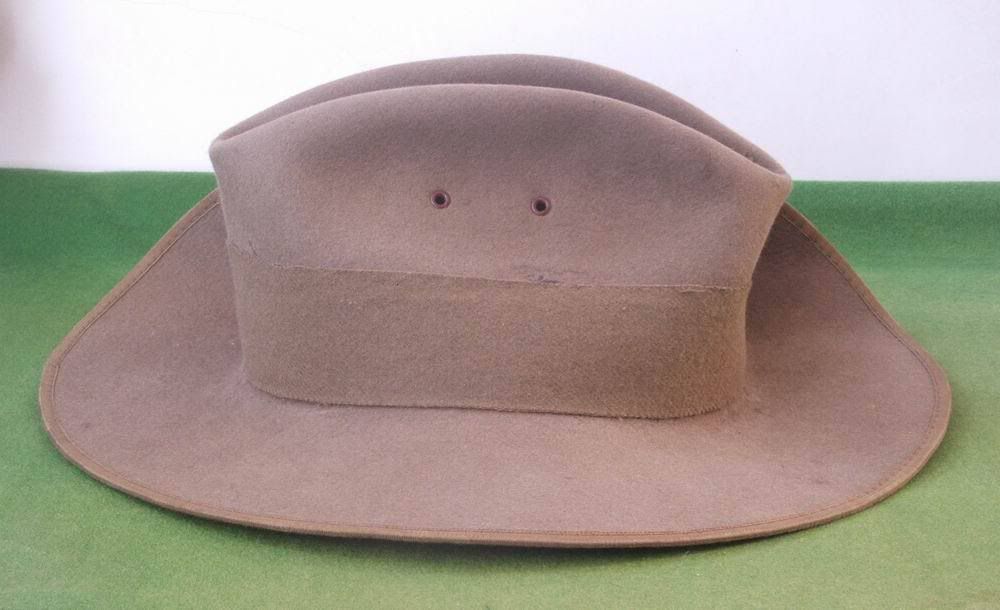 WW1 Australian Slouch hat and tunic - PickelHaubes.com